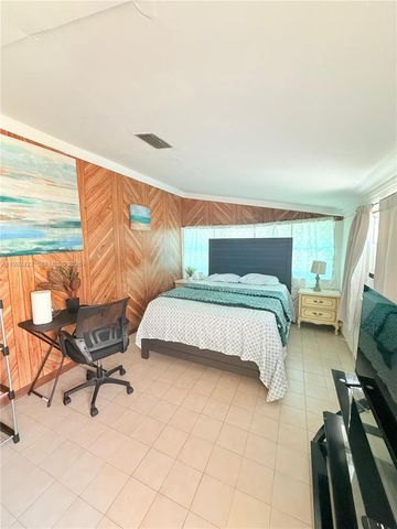 19631 NE 12th Ct EFF, Miami, FL 33179