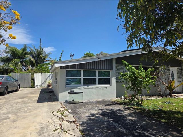 19631 NE 12th Ct EFF, Miami, FL 33179