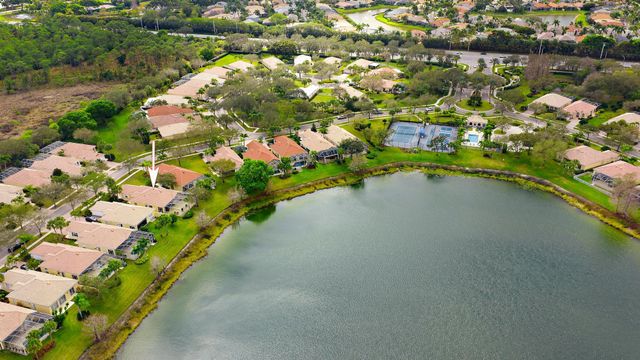 8764 Oldham Way, Palm Beach Gardens, FL 33412