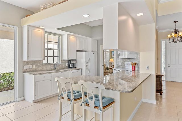 8764 Oldham Way, Palm Beach Gardens, FL 33412