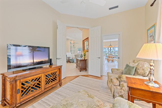 8764 Oldham Way, Palm Beach Gardens, FL 33412