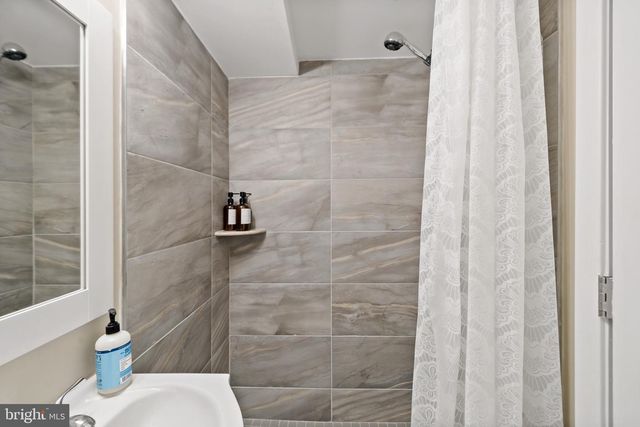 1517 LATONA ST, Philadelphia, PA 19146