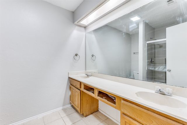 5008 Santa Fe Court, Arlington, TX 76017