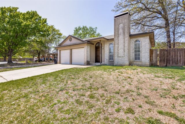 5008 Santa Fe Court, Arlington, TX 76017