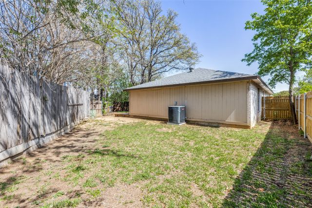 5008 Santa Fe Court, Arlington, TX 76017