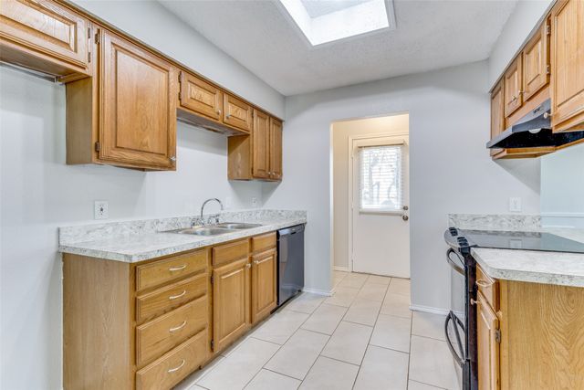 5008 Santa Fe Court, Arlington, TX 76017