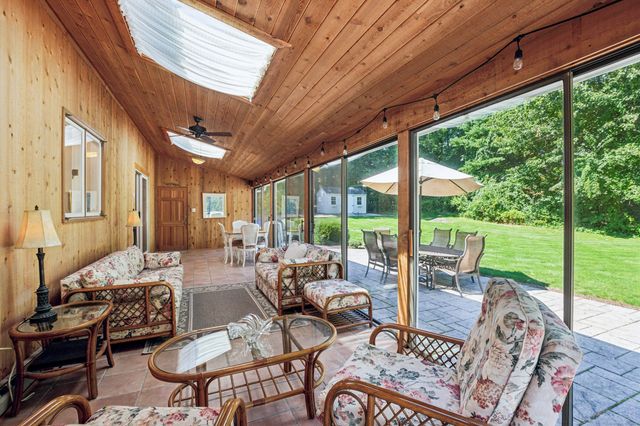 36 Blue Ridge Drive, Simsbury, CT 06089