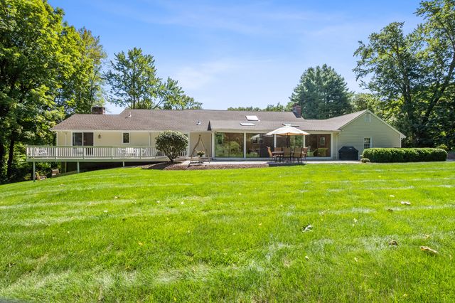 36 Blue Ridge Drive, Simsbury, CT 06089