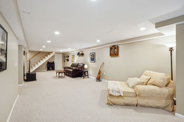36 Blue Ridge Drive, Simsbury, CT 06089
