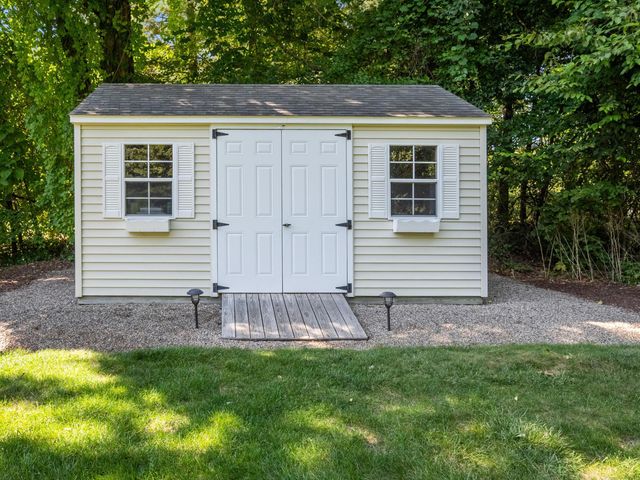 36 Blue Ridge Drive, Simsbury, CT 06089