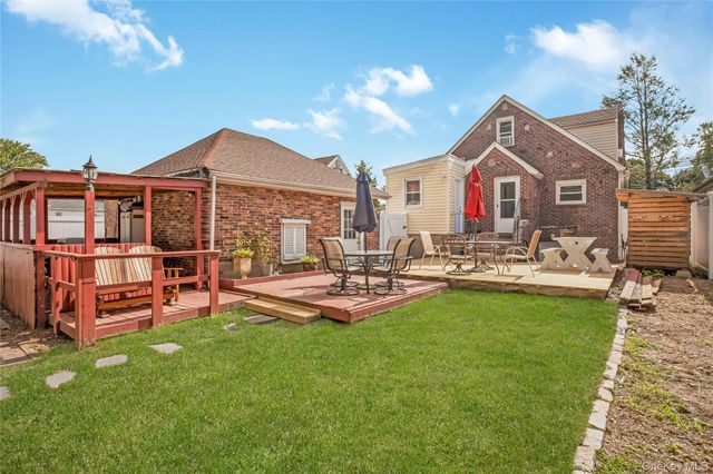 430 Staples Street, Farmingdale, NY 11735