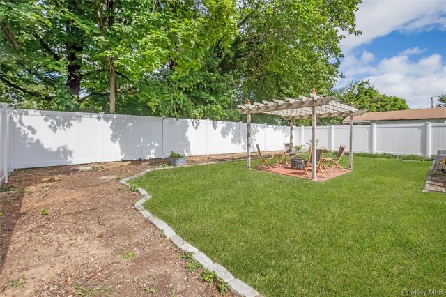 430 Staples Street, Farmingdale, NY 11735