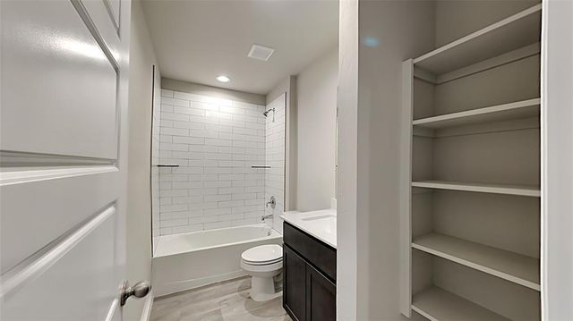 4220 Colt Drive, Mustang, OK 73064