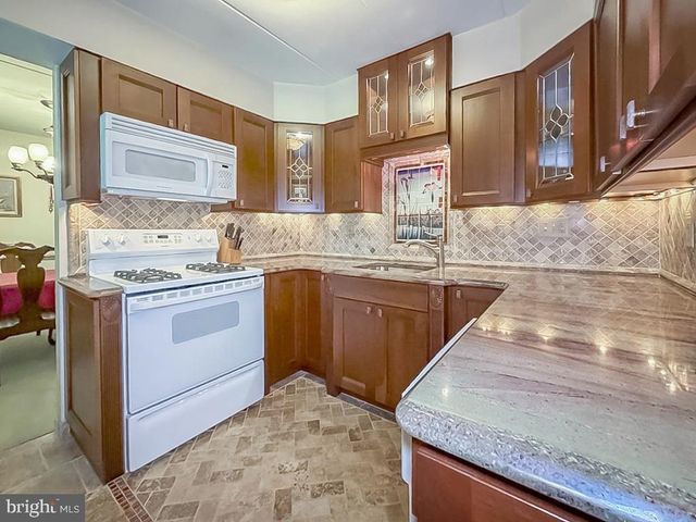 79 OAKRIDGE DR, Langhorne, PA 19047