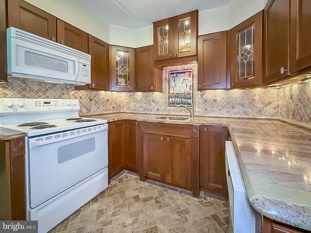 79 OAKRIDGE DR, Langhorne, PA 19047