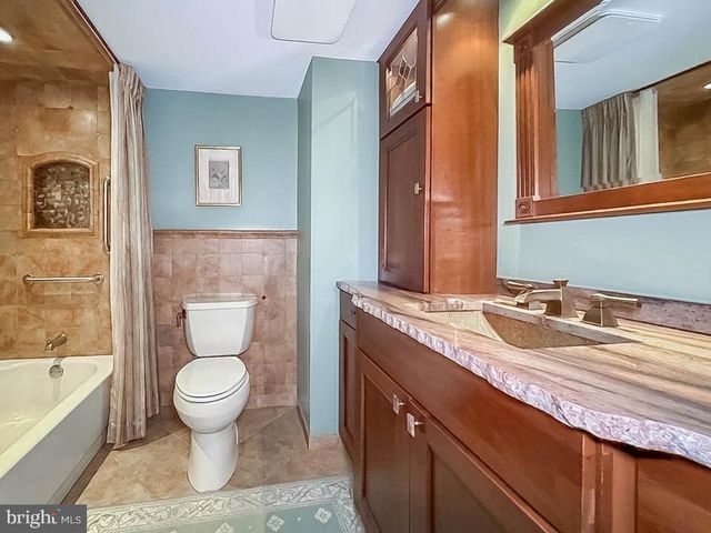 79 OAKRIDGE DR, Langhorne, PA 19047