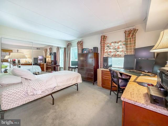 79 OAKRIDGE DR, Langhorne, PA 19047