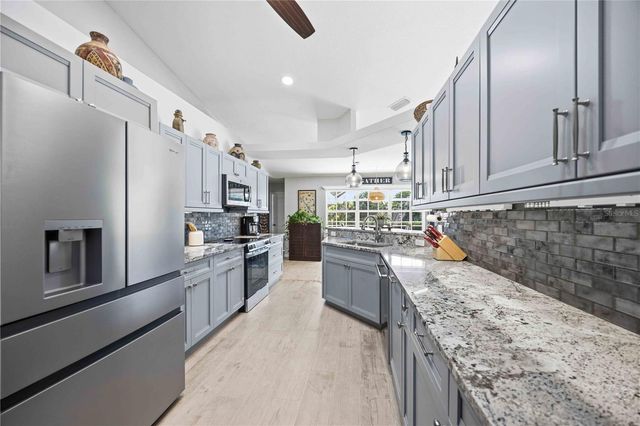 1052 W TRUMAN STREET, Nokomis, FL 34275