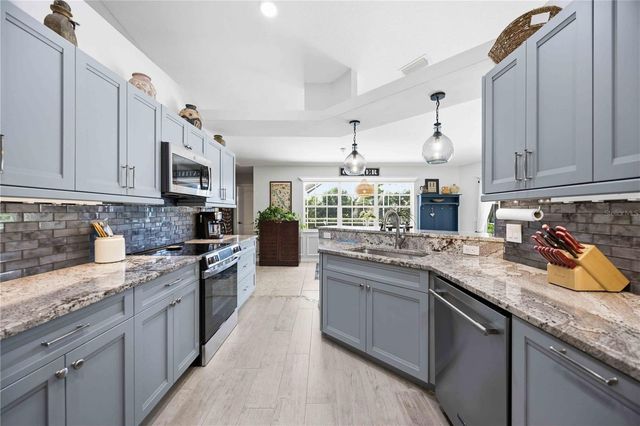1052 W TRUMAN STREET, Nokomis, FL 34275