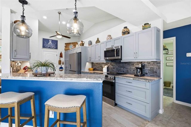 1052 W TRUMAN STREET, Nokomis, FL 34275