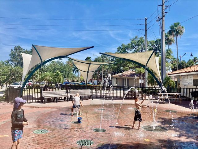 1052 W TRUMAN STREET, Nokomis, FL 34275
