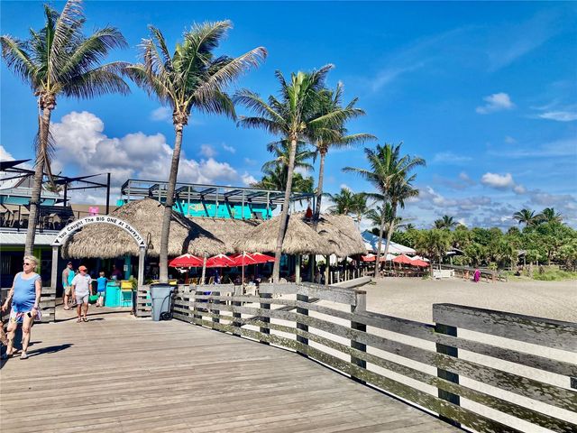 1052 W TRUMAN STREET, Nokomis, FL 34275