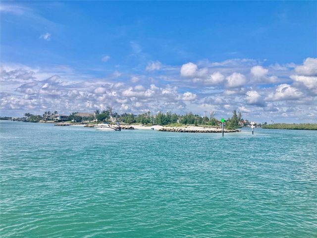 1052 W TRUMAN STREET, Nokomis, FL 34275