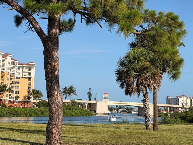 1052 W TRUMAN STREET, Nokomis, FL 34275