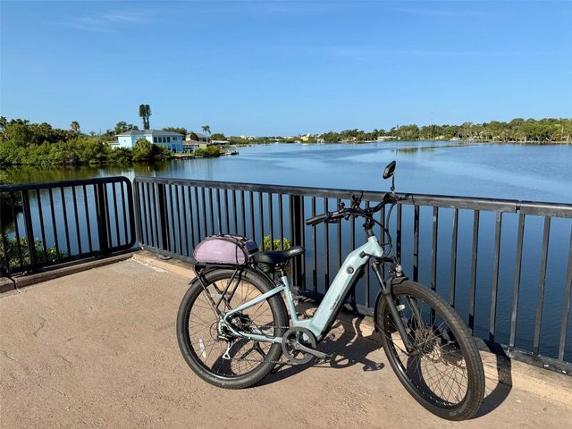 1052 W TRUMAN STREET, Nokomis, FL 34275