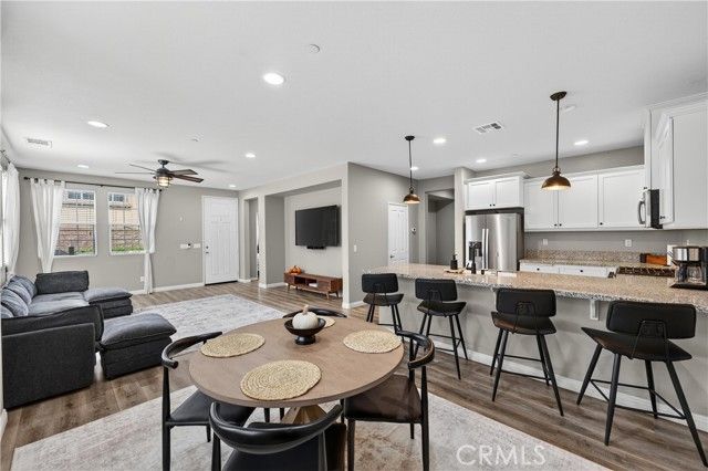 16001 Chase 104, Fontana, CA 92336