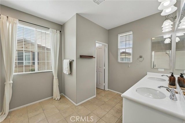 16001 Chase 104, Fontana, CA 92336