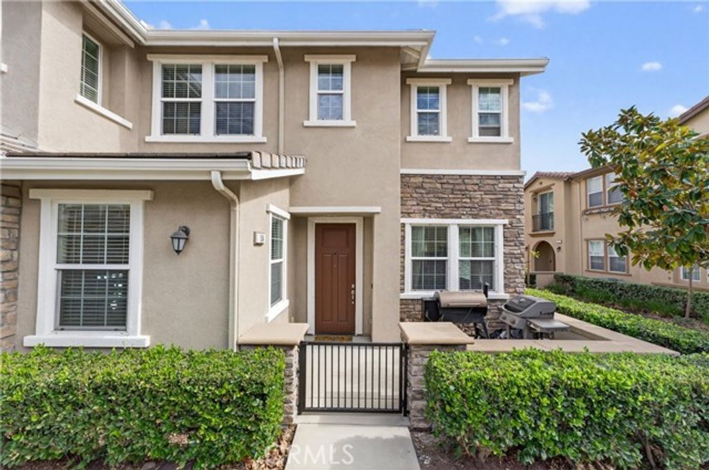 16001 Chase 104, Fontana, CA 92336