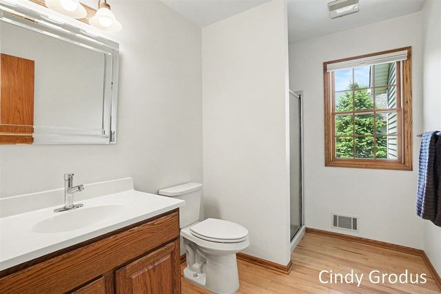 975 Bluff Lake Drive, Zeeland, MI 49464