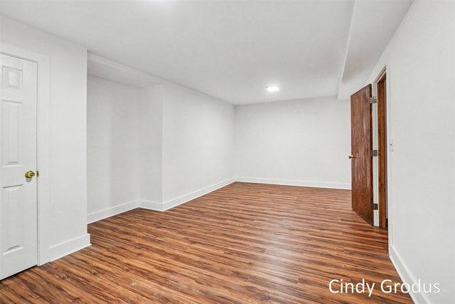 975 Bluff Lake Drive, Zeeland, MI 49464