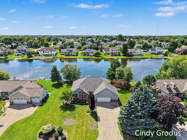 975 Bluff Lake Drive, Zeeland, MI 49464