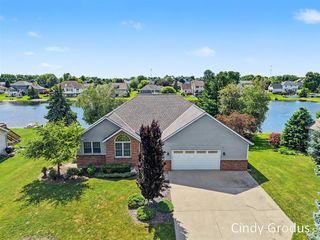 975 Bluff Lake Drive, Zeeland, MI 49464