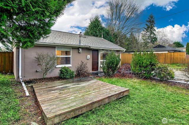 5700 241st Street SW, Mountlake Terrace, WA 98043