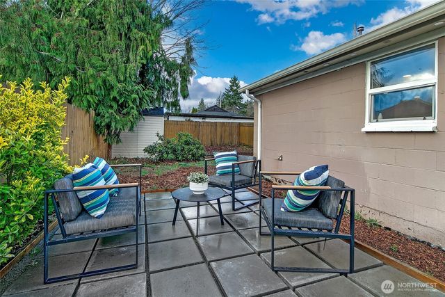 5700 241st Street SW, Mountlake Terrace, WA 98043