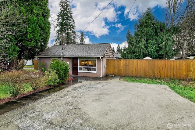 5700 241st Street SW, Mountlake Terrace, WA 98043