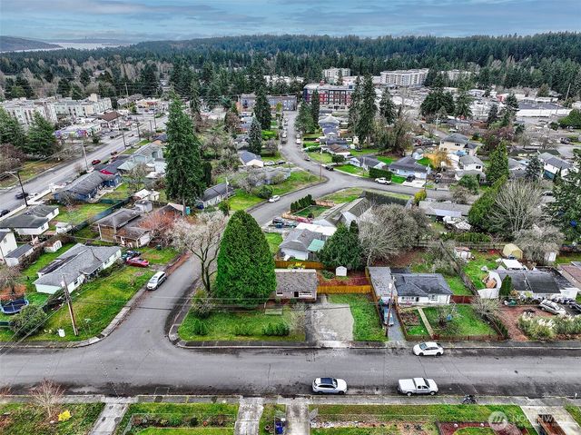 5700 241st Street SW, Mountlake Terrace, WA 98043