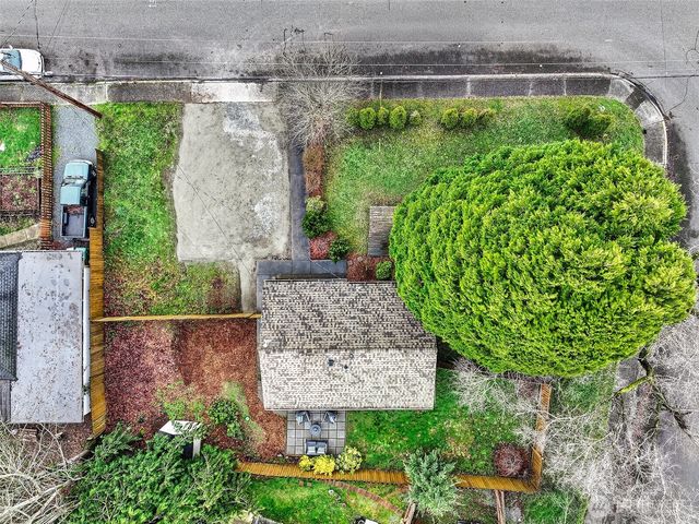 5700 241st Street SW, Mountlake Terrace, WA 98043