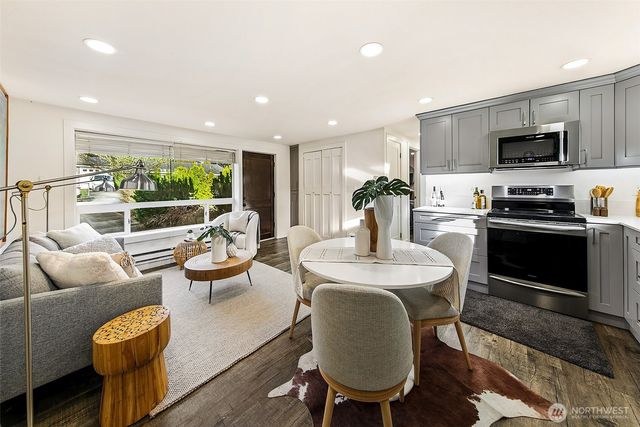 5700 241st Street SW, Mountlake Terrace, WA 98043