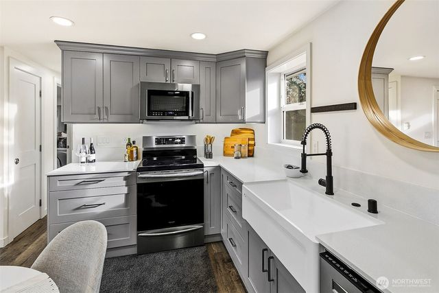 5700 241st Street SW, Mountlake Terrace, WA 98043