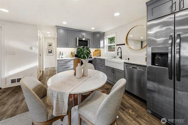 5700 241st Street SW, Mountlake Terrace, WA 98043