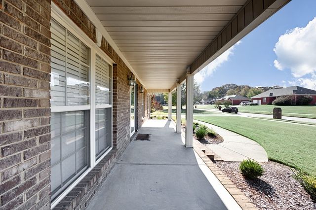 1803 Nella Dr, Athens, AL 35611