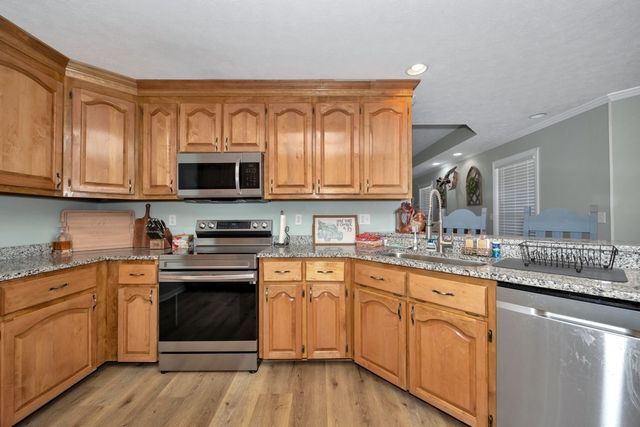 1803 Nella Dr, Athens, AL 35611