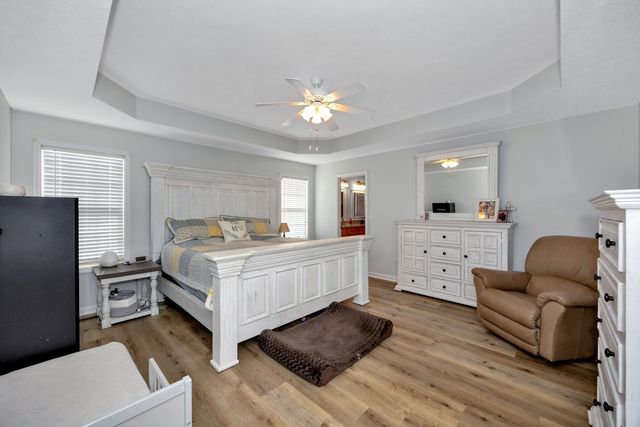 1803 Nella Dr, Athens, AL 35611