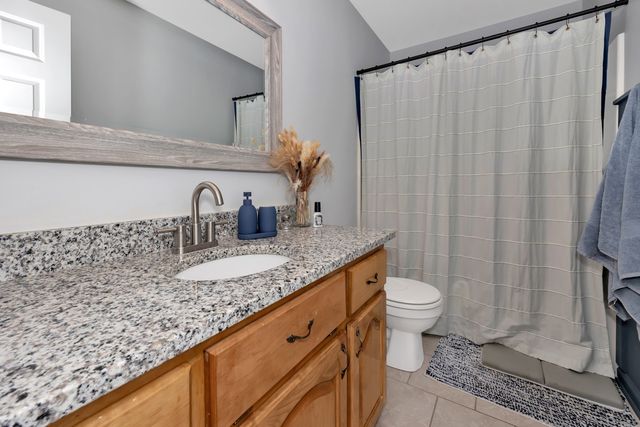 1803 Nella Dr, Athens, AL 35611