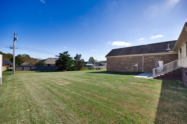 1803 Nella Dr, Athens, AL 35611