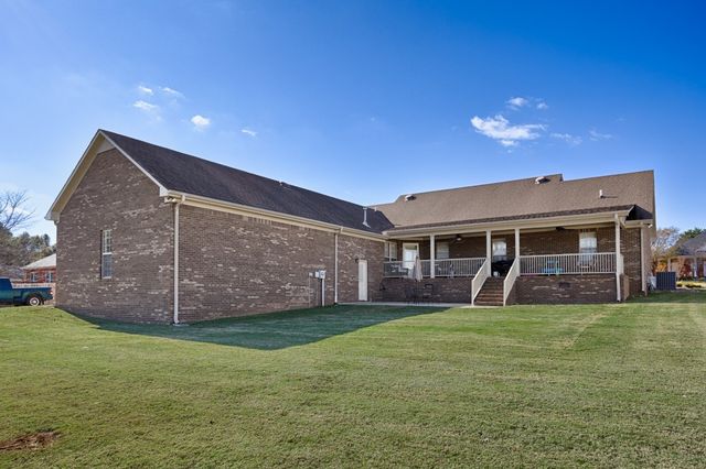 1803 Nella Dr, Athens, AL 35611